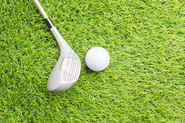 Objetos esportivos relacionados a equipamentos de golfe
  - Foto, Imagem