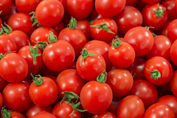 czerwone i świeże pomidory - Zdjęcie, obraz