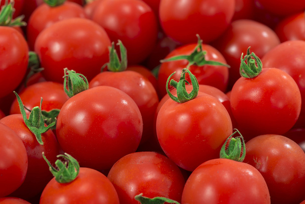 tomate rojo y fresco - Foto, imagen