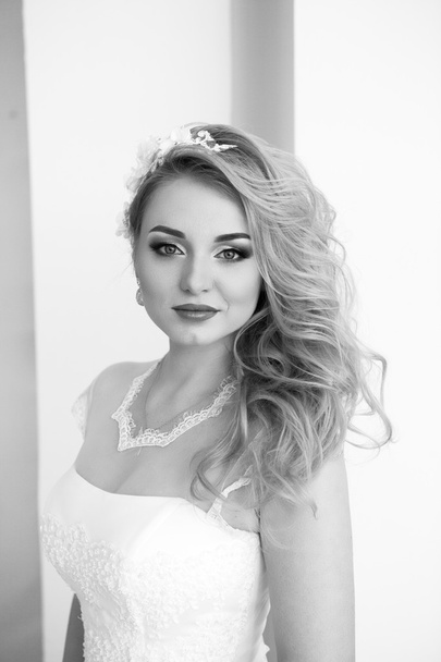 Portrait of young beautiful bride over white background - Foto, Imagem