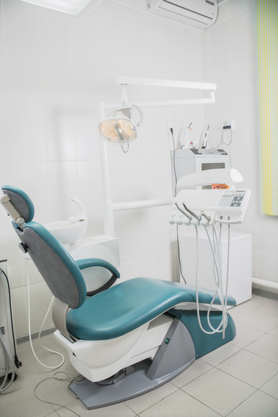 moderno studio odontoiatrico con attrezzature mediche in ospedale
 - Foto, immagini