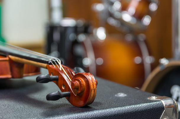 Closeup viool orkest muziekinstrumenten - Foto, afbeelding