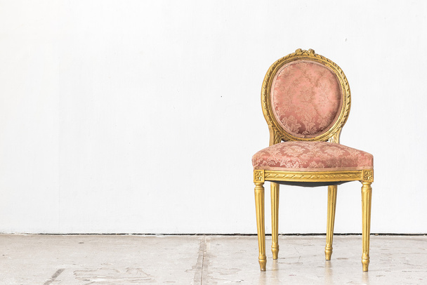 classic chair style in vintage room - Foto, afbeelding