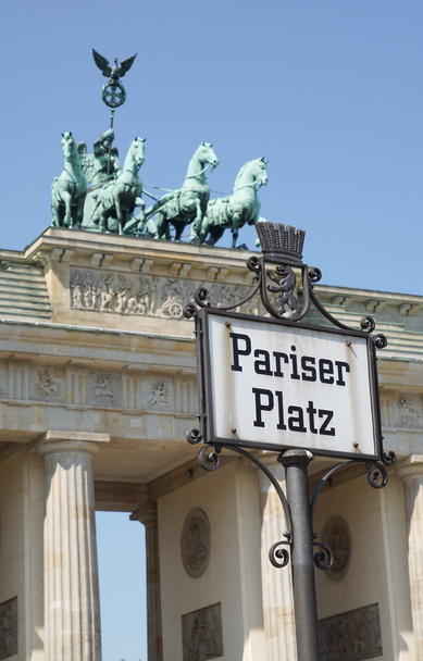 Plaza de París con Puerta de Brandeburgo, Berlín, Alemania
 - Foto, imagen