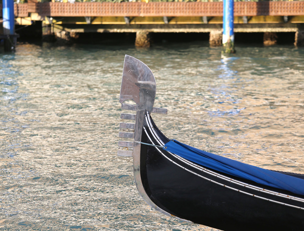 Venetiaanse gondel zeilen van de zee - Foto, afbeelding