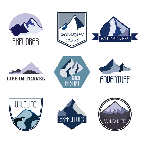 山の冒険・探検のロゴのバッジのコレクションです。旅行エンブレム ベクトル - ベクター画像