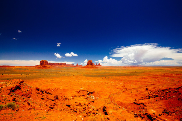 κοιλάδα μνημείο, navajo φυλών πάρκο, Αριζόνα, ΗΠΑ - Φωτογραφία, εικόνα