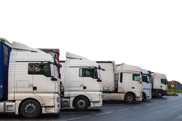 Логистические грузовики для доставки
  - Фото, изображение