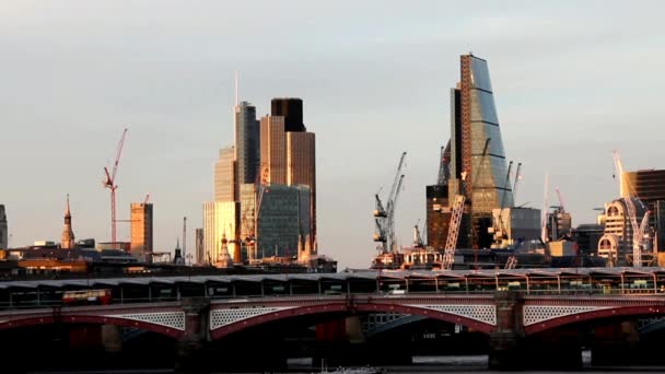 Paysage urbain de South Bank of the Thames. Londres, Angleterre
 - Séquence, vidéo