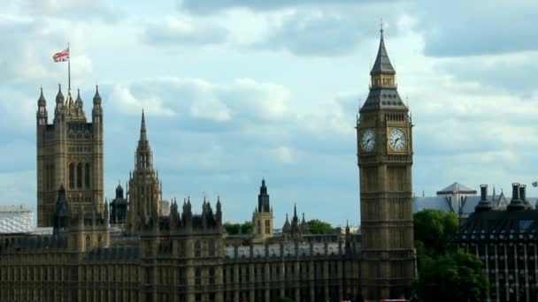 Lotnicze Cityscape Londynu z domów Parlamentu i Big Bena. Anglii - Materiał filmowy, wideo