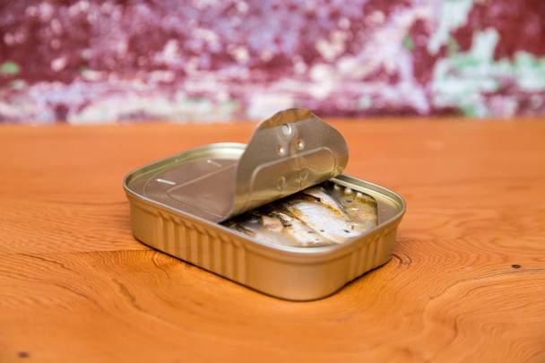 Vlastní štávě sardinky v plechovce - Fotografie, Obrázek