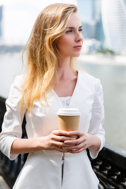 girl with coffee to go - Fotografie, Obrázek