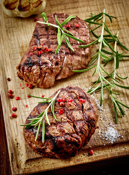 grilované hovězí steaky - Fotografie, Obrázek