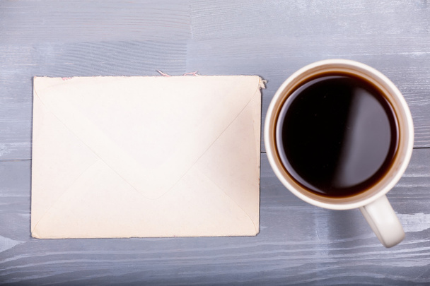 Starego rocznika kawy pióro arkusz papieru list firm drewniane tła - Zdjęcie, obraz