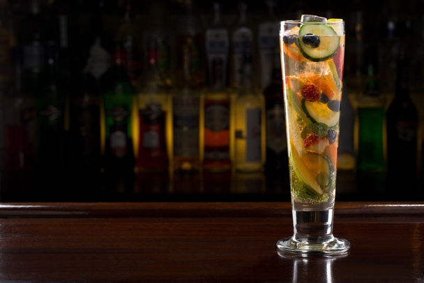 Cocktail longo de mula
 - Foto, Imagem