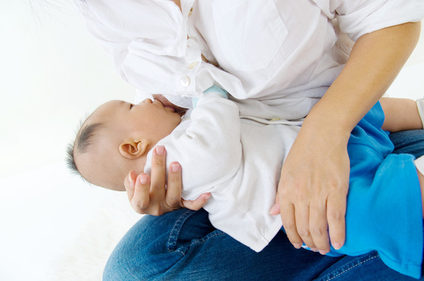 Asian mother breastfeeding - Fotografie, Obrázek