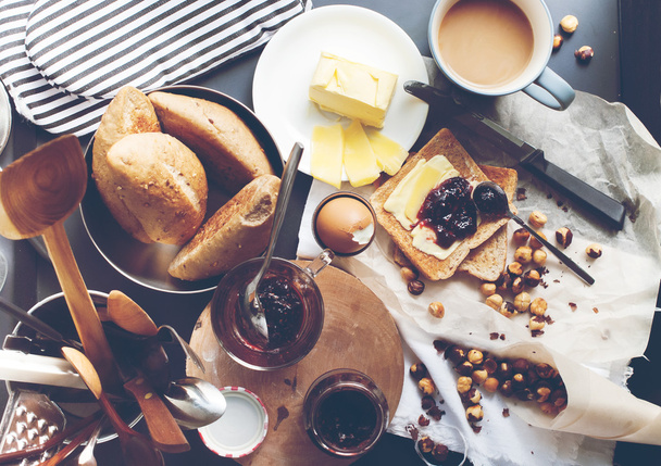 Table Breakfast Egg Tea Raspberry Jam. Toning Instagram - Foto, immagini