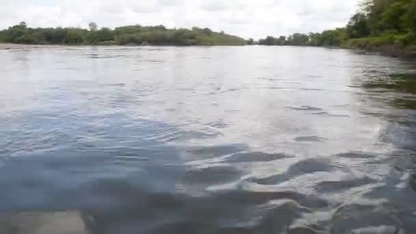 川のボートの空 - 映像、動画