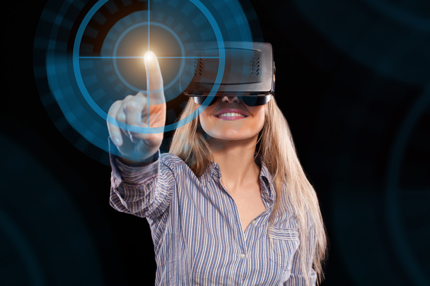 nő virtuális valóság headset - Fotó, kép