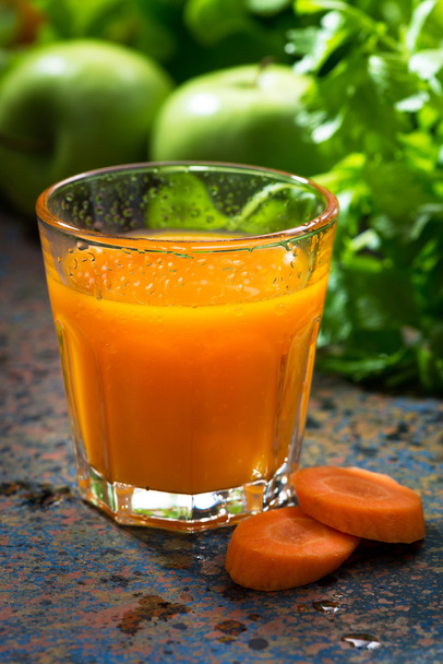 glass of fresh carrot juice, vertical, closeup - Foto, Imagem