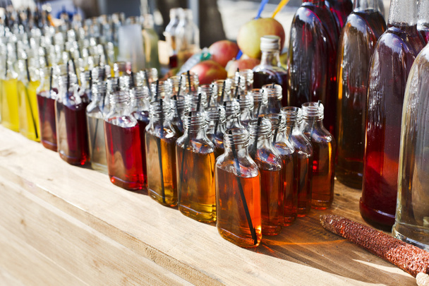 Αλκοόλ κοκτέιλ, βολές σε πόσιμο μπουκάλια - Φωτογραφία, εικόνα