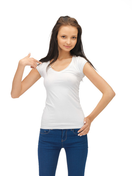 Smiling teenage girl in blank white t-shirt - Фото, зображення