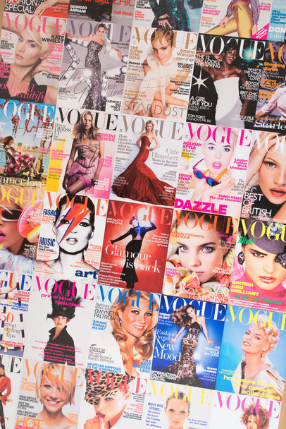 London - AUGUST 8, 2014: Vogue Magazine on August 8 in London, U - Foto, Bild