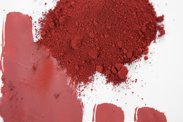 Pigmento rojo óxido de hierro
 - Foto, imagen