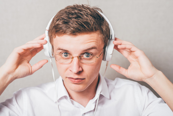 Man wearing headphones  - Foto, Imagen