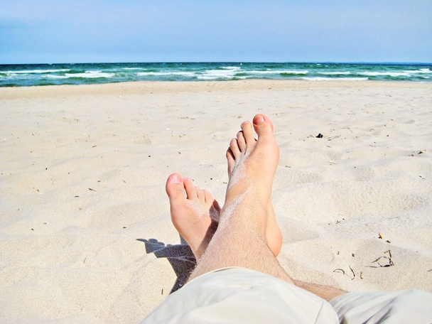 pés na praia
 - Foto, Imagem
