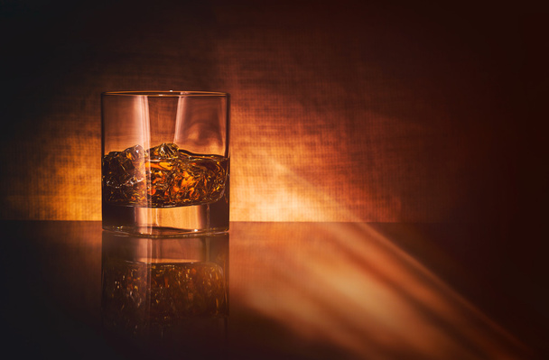 whisky de malta simple
 - Foto, Imagen