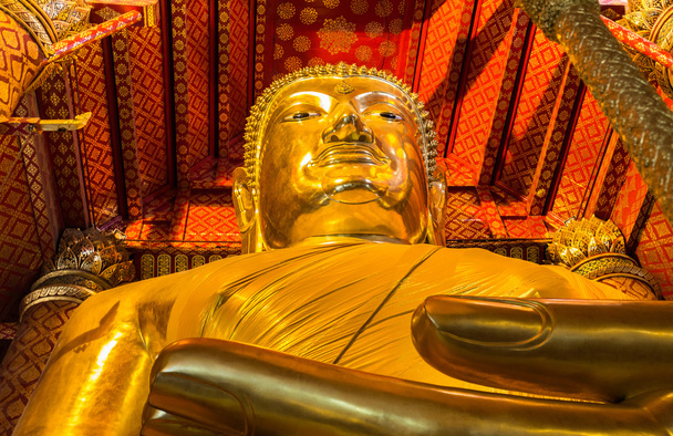 Большая статуя Будды
  - Фото, изображение