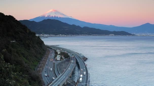 mt. Fuji und Verkehr auf der tomei Schnellstraße - Filmmaterial, Video