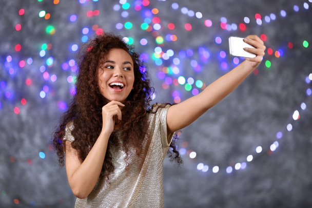 woman taking selfie  - Valokuva, kuva