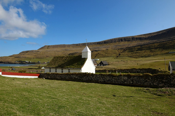 Old church in the countryside - Φωτογραφία, εικόνα