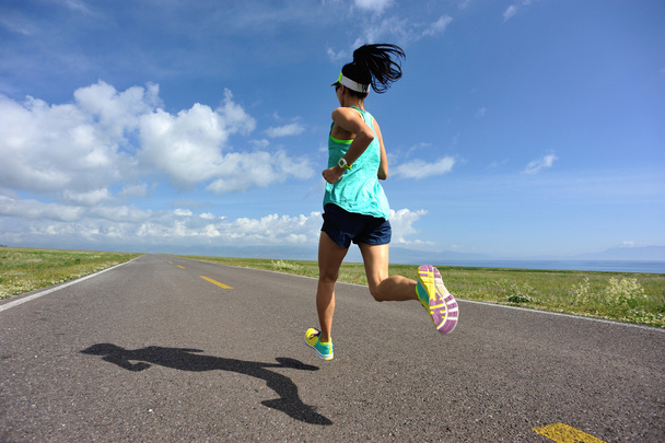 Corredor jovem mulher correndo
 - Foto, Imagem