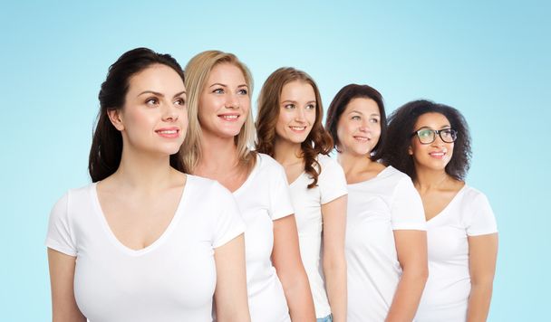 group of happy different women in white t-shirts - Zdjęcie, obraz