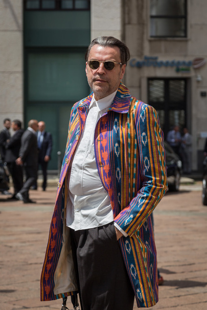 Fashionable man posing during Milan Men's Fashion Week - Foto, afbeelding