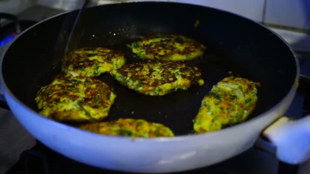 Vegetarian Patties Frying on Pan on Street Food Market - Footage, Video