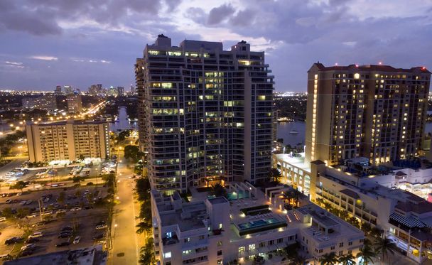 Vista aérea de Fort Lauderdale al atardecer
 - Foto, imagen