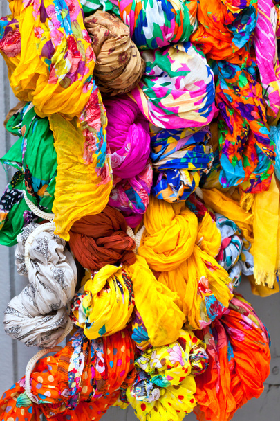 veel kleur sjaals - Foto, afbeelding