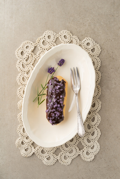 Schokolade Lavendel eclair - Foto, Bild