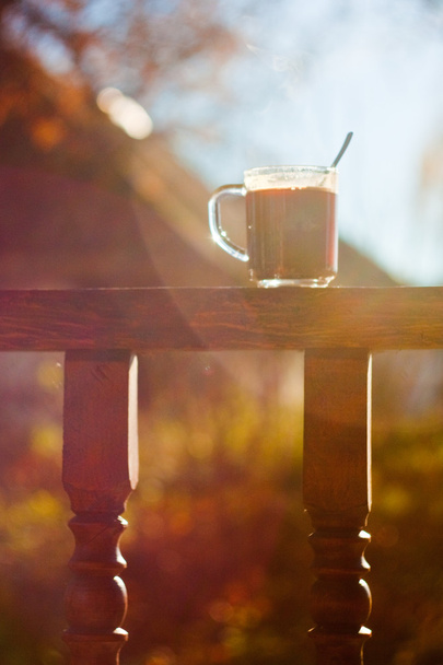 Tazza da caffè su tavolo di legno - Foto, immagini