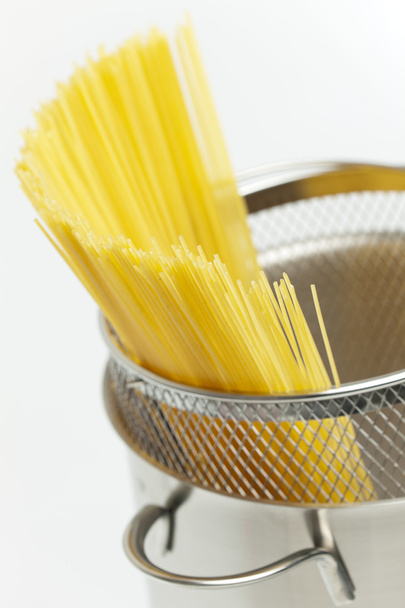 Spaghetti im Topf - Foto, Bild