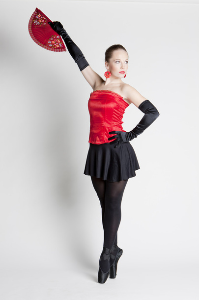 Balletttänzer mit einem Fächer - Foto, Bild
