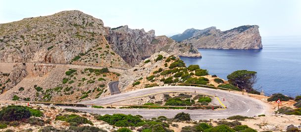 Vista panorámica del Cabo Formentor en la isla de Mallorca, España
. - Foto, imagen