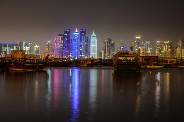 El horizonte de Doha, Qatar
 - Foto, imagen