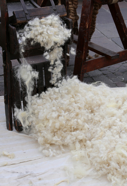 monte de lã cardada ou almofada de algodão apenas para recheamento pílula fofa
 - Foto, Imagem