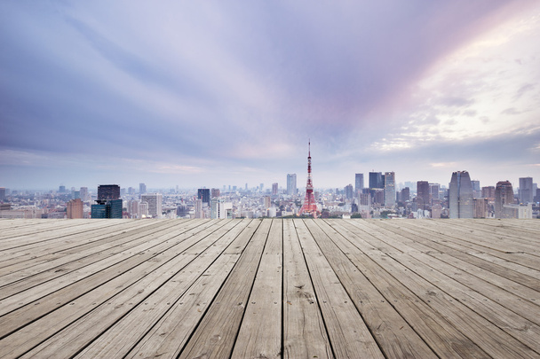 rue vide avec paysage urbain et horizon de Tokyo
 - Photo, image