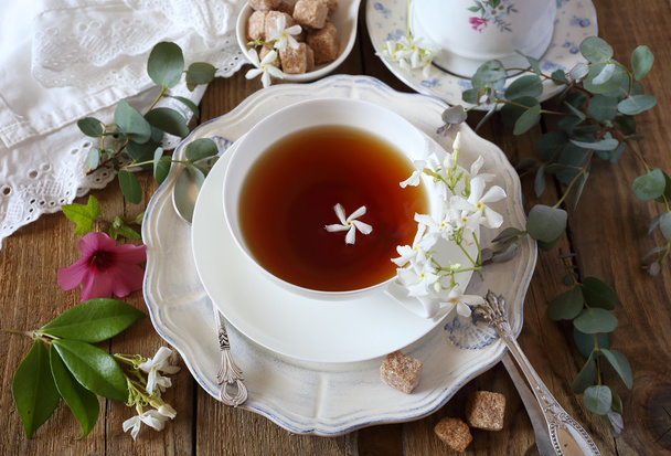 Vintage styl: romantický čaj pít s jasmínový čaj - Fotografie, Obrázek